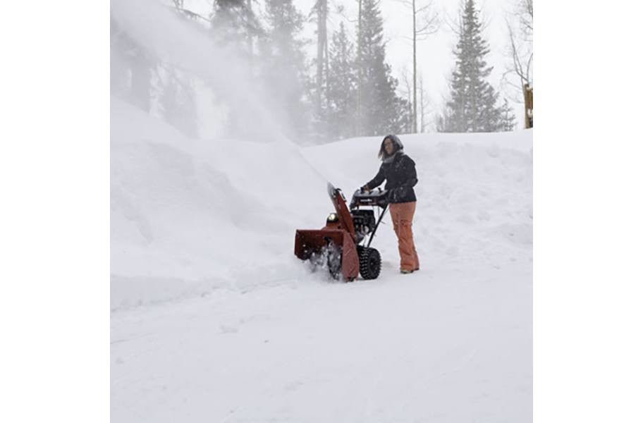 Honda HSS928AW Two Stage 28″ Snow Blower